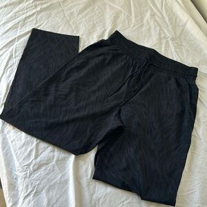 GapFit Runaround pants, size M EUC